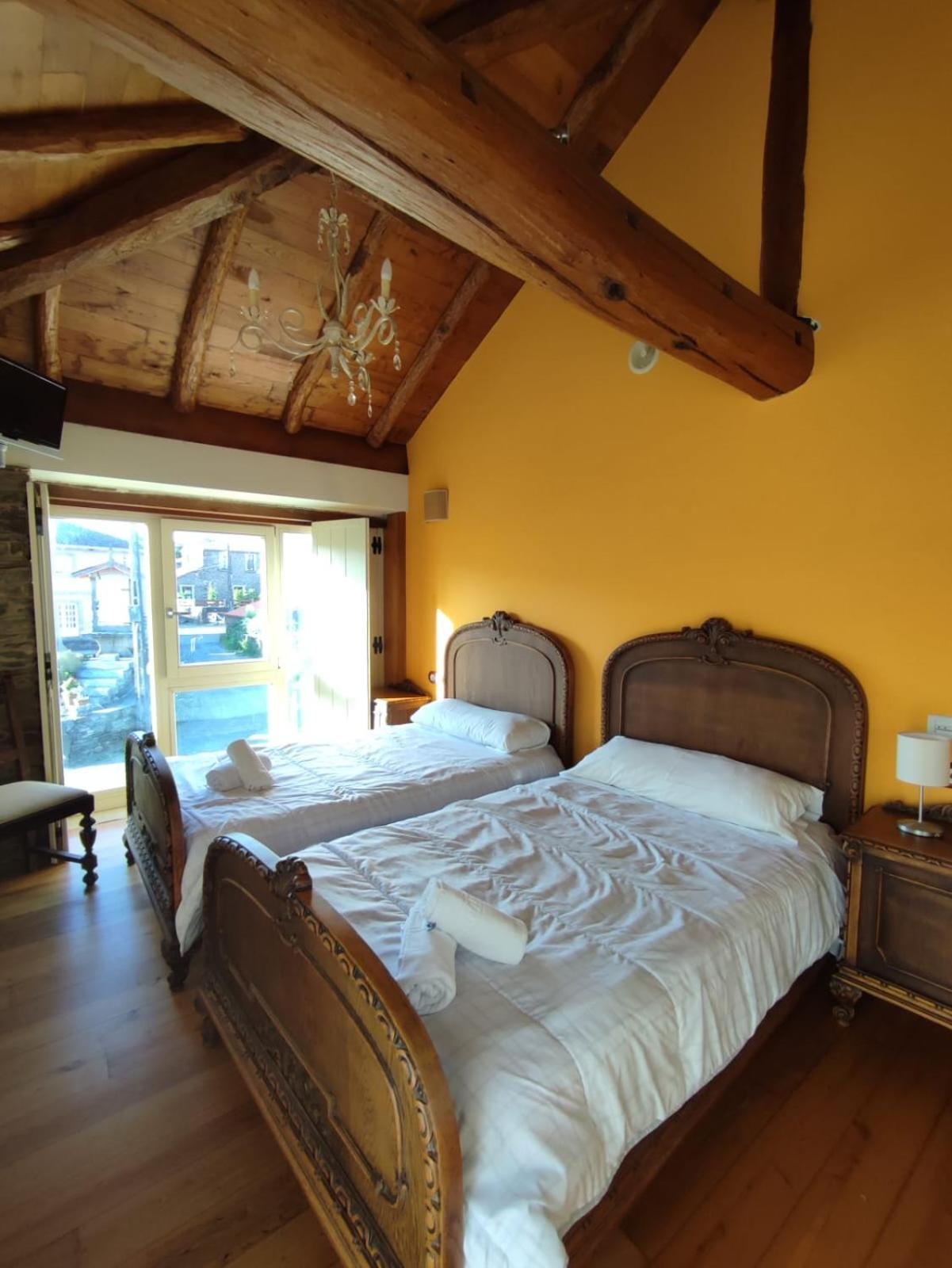 Vila Peregrina-Taxi Gratis Арсуа Екстер'єр фото