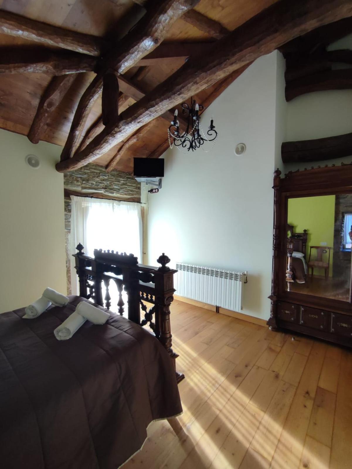 Vila Peregrina-Taxi Gratis Арсуа Екстер'єр фото
