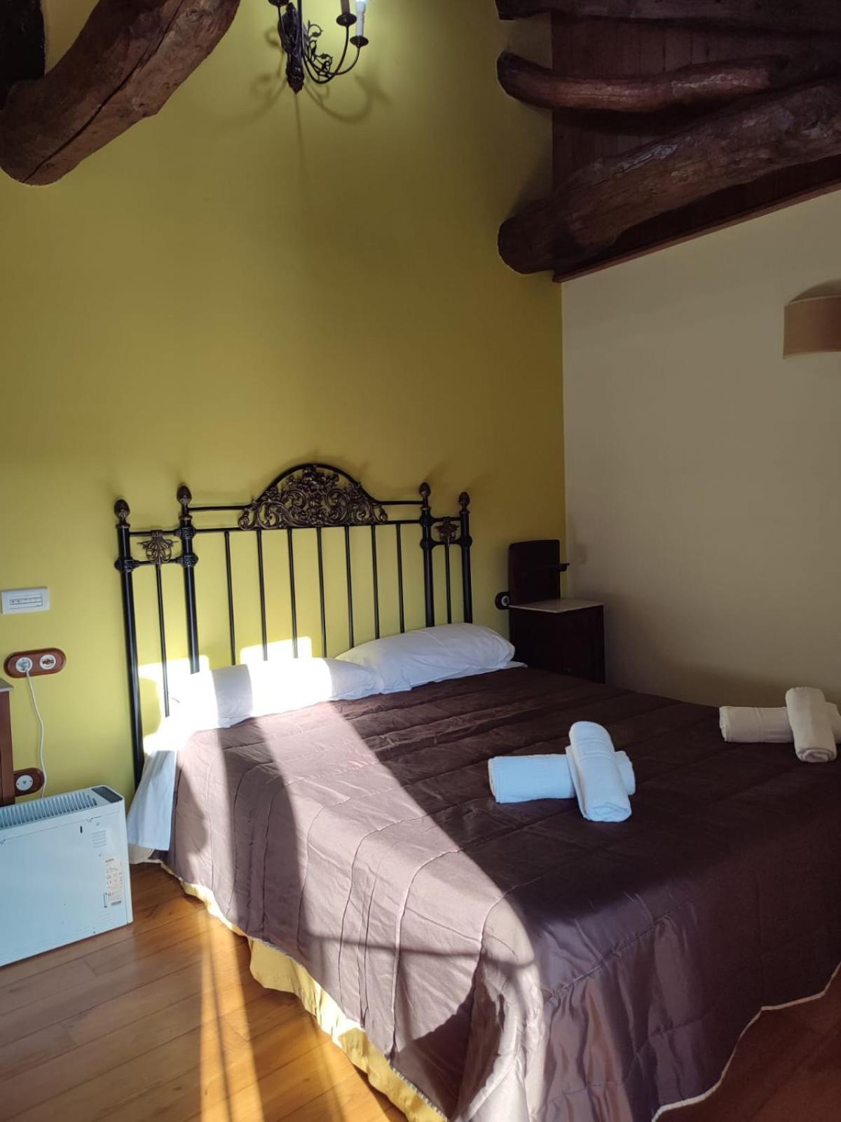 Vila Peregrina-Taxi Gratis Арсуа Екстер'єр фото