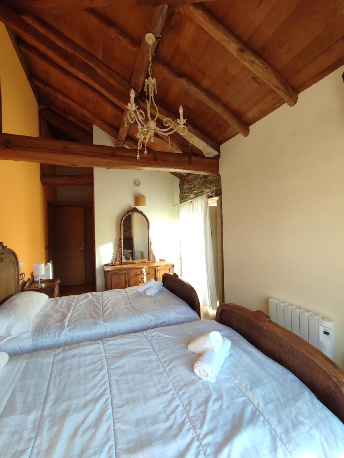 Vila Peregrina-Taxi Gratis Арсуа Екстер'єр фото